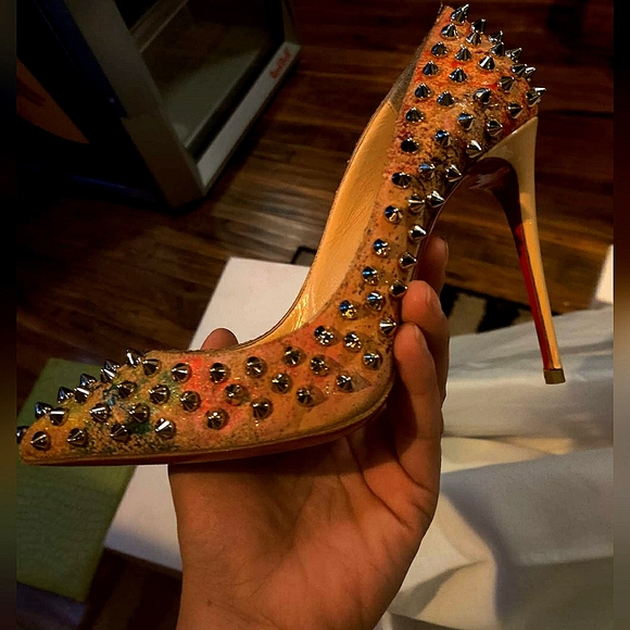 Red bottom heels - Picture 4 of 6